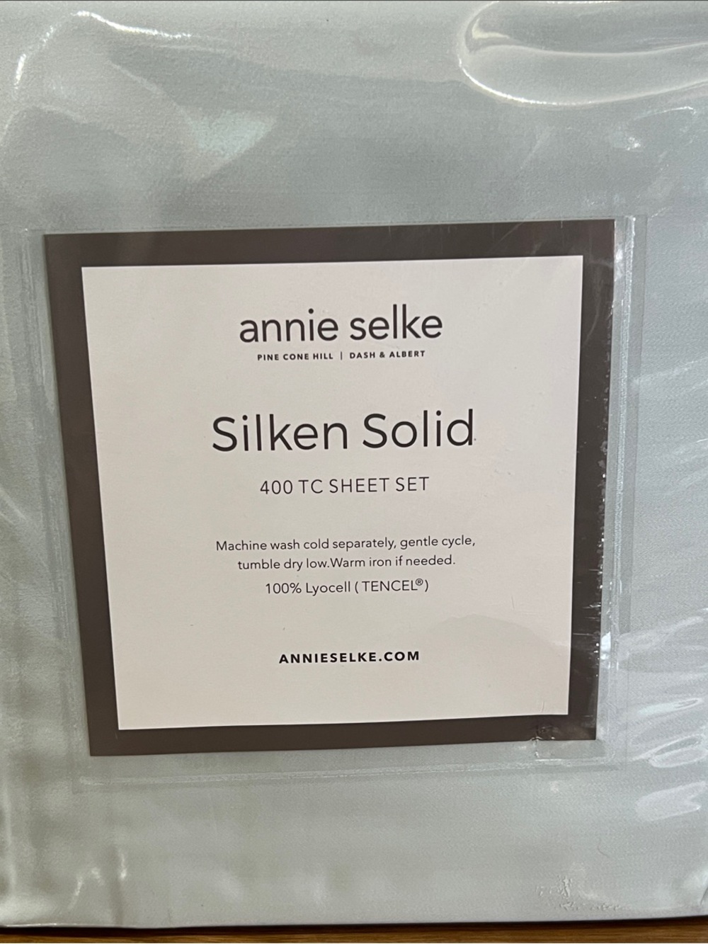 annie selke Silken Solid 400 TC Sheet Set - Light Blue